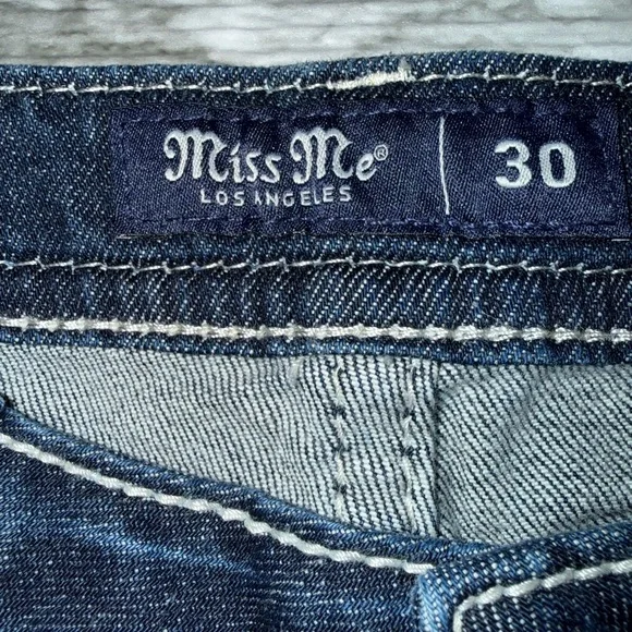 NWT Miss me Women’s Mid-rise Dk blue Boot Cut Slim Fit Jeans 30x32 $114 - Picture 4 of 15